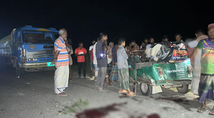 সিরাজগঞ্জে বালুবাহী ট্রাকচাপায় অটোরিকশার যাত্রী নিহত